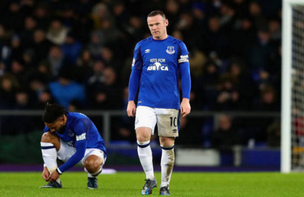 Rooney bước ngang, Mourinho xem như người vô hình - Bóng Đá