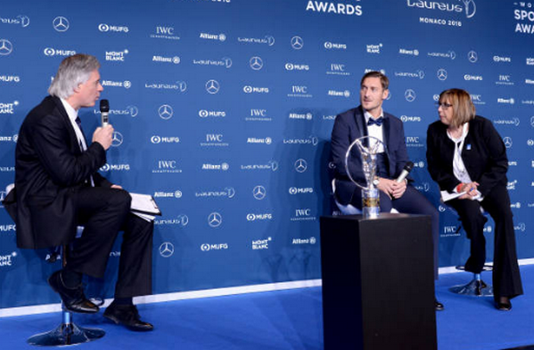 Huyền thoại của những huyền thoại, Totti được vinh danh tại 'Oscar thể thao' - Bóng Đá