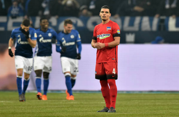 'Juventus' giúp Schalke chiếm ngôi Dortmund - Bóng Đá