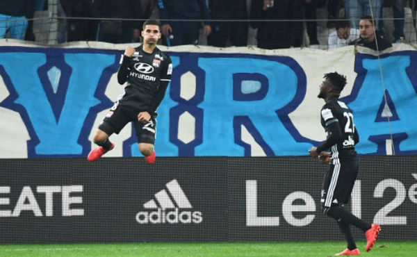Hy vọng Champions League của Lyon 'sống dậy' từ những giọt máu của Depay - Bóng Đá