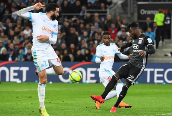 Hy vọng Champions League của Lyon 'sống dậy' từ những giọt máu của Depay - Bóng Đá