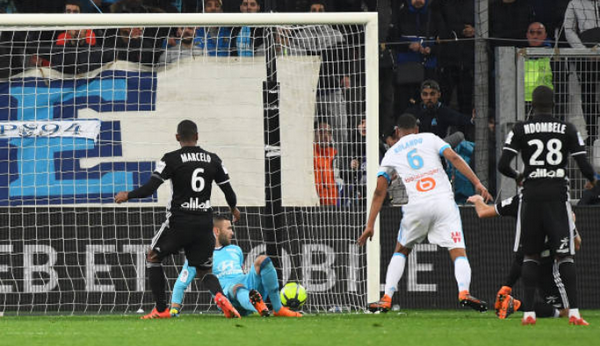 Hy vọng Champions League của Lyon 'sống dậy' từ những giọt máu của Depay - Bóng Đá
