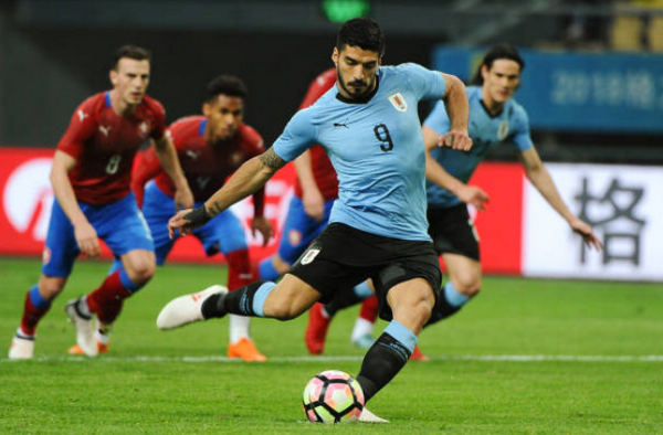 Siêu phẩm 'ngã bàn đèn', Cavani hẹn Bale tại chung kết - Bóng Đá
