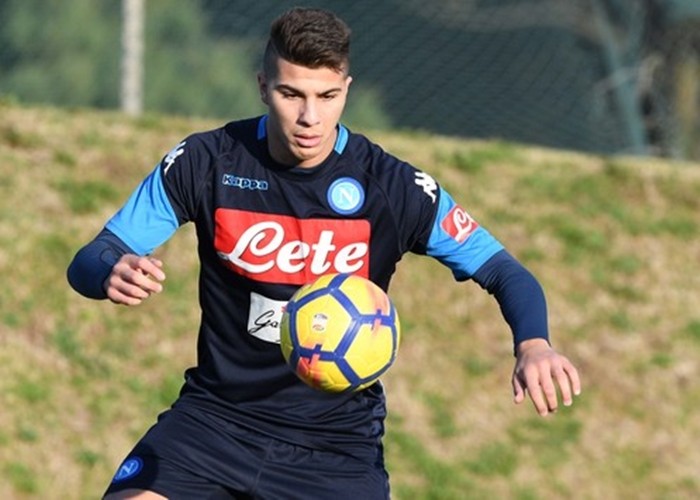 Đón tân binh, sân tập Napoli thêm rộn ràng - Bóng Đá