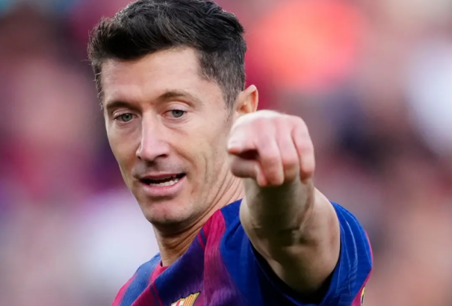 Tương lai của Lewandowski trở thành dấu hỏi lớn.