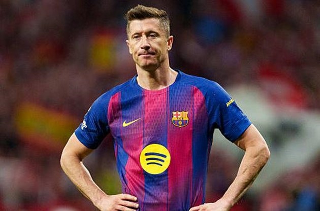 Tuổi tác đã bắt kịp Lewandowski.
