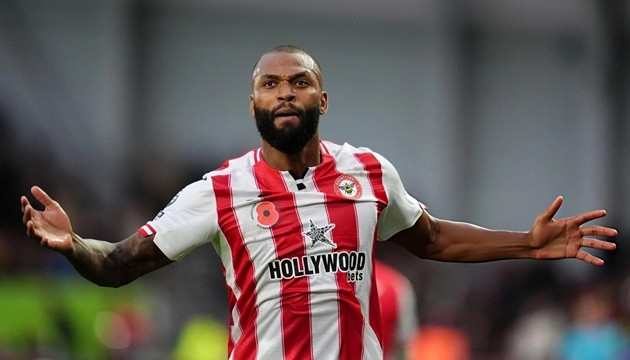 Chelsea theo đuổi Igor.