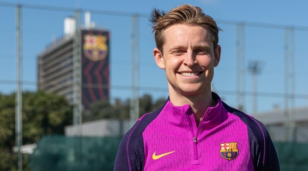 De Jong lên tiếng về việc rời Barca.
