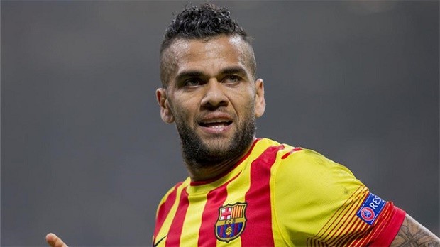 Dani Alves phản đối xứ Catalan tách khỏi Tây Ban Nha - Bóng Đá