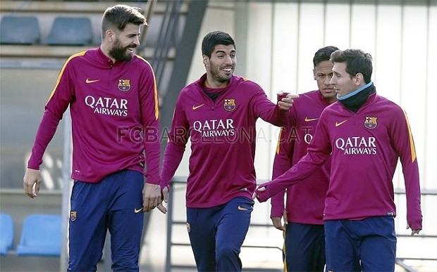 Neymar và Suarez song kiếm 'hạ' Pique - Bóng Đá