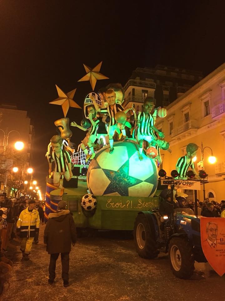 Fan Juventus 'đi bão' vinh danh thần tượng - Bóng Đá