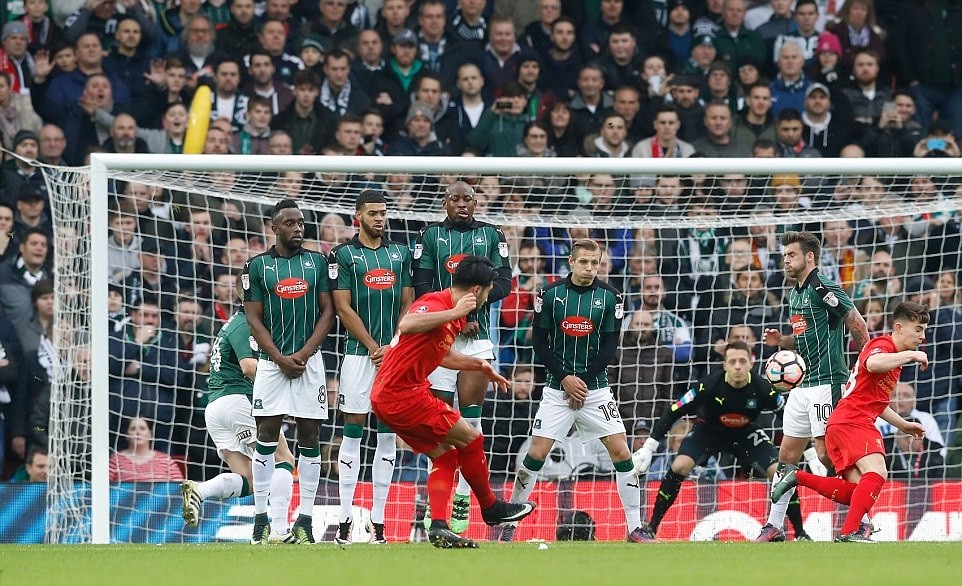 Alli lại ngã đẹp nhưng Tottenham vẫn không thể thắng đối thủ 