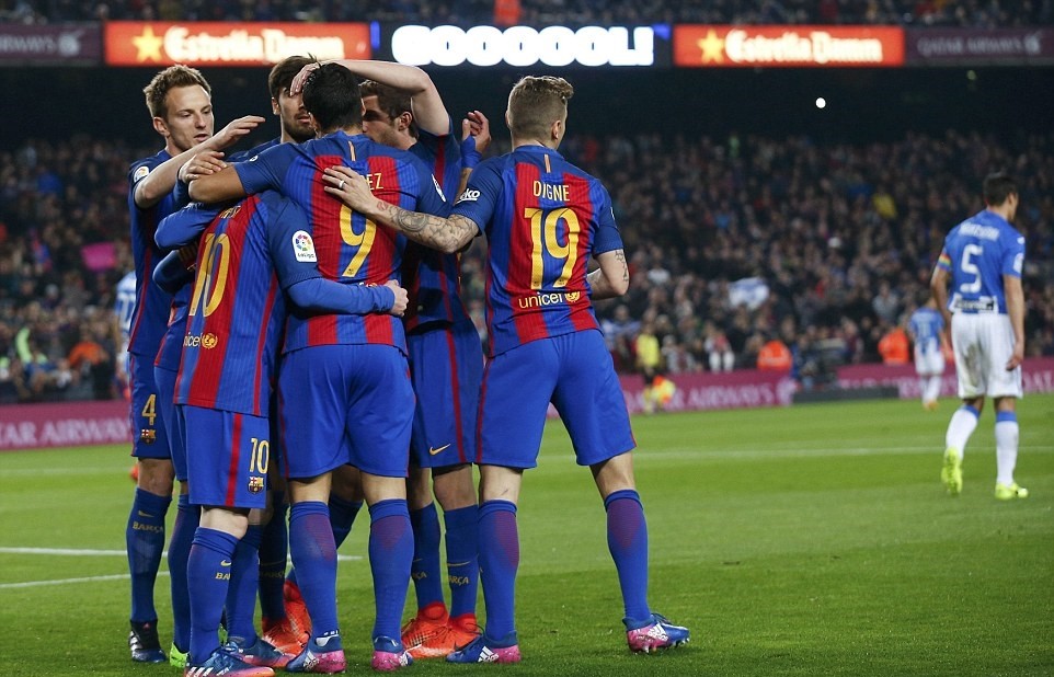 Chùm ảnh: Sevilla thắng nhọc 