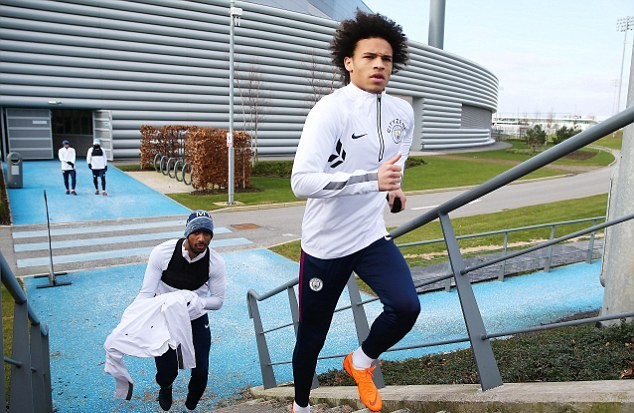Jesus và Sterling sung sức, sẵn sàng chiến Arsenal - Bóng Đá