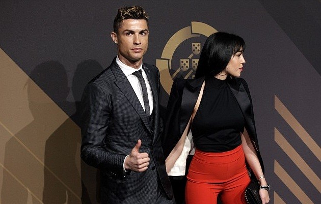 Cristiano Ronaldo hỏi ý Scolari, muốn kết thúc sự nghiệp ở Trung Quốc - Bóng Đá