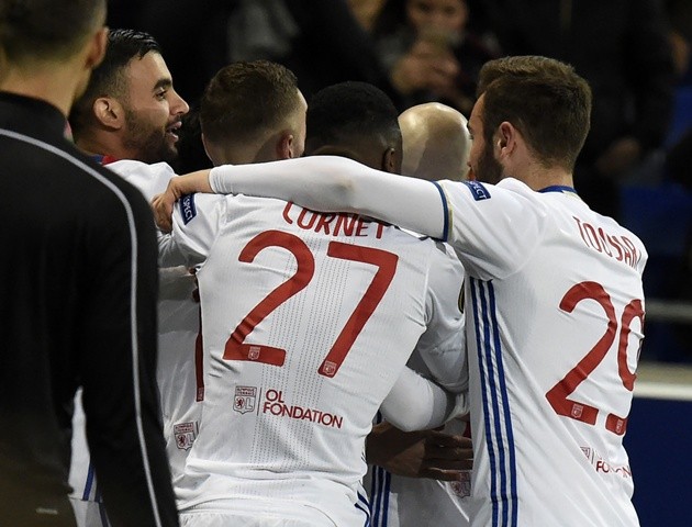 Chùm ảnh: Không Depay, Lyon vẫn thắng vượt qua AZ Alkmaar với tỉ số kinh hoàng - Bóng Đá