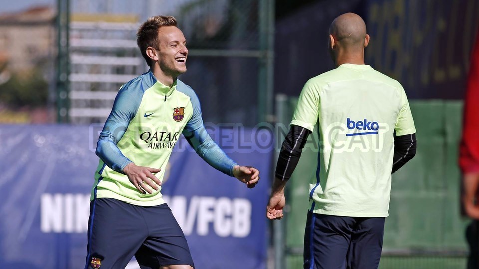barca tập luyện - Bóng Đá