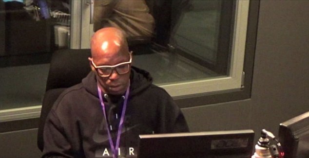 Huyền thoại Ian Wright và fan Arsenal cùng khóc trên sóng radio BBC - Bóng Đá