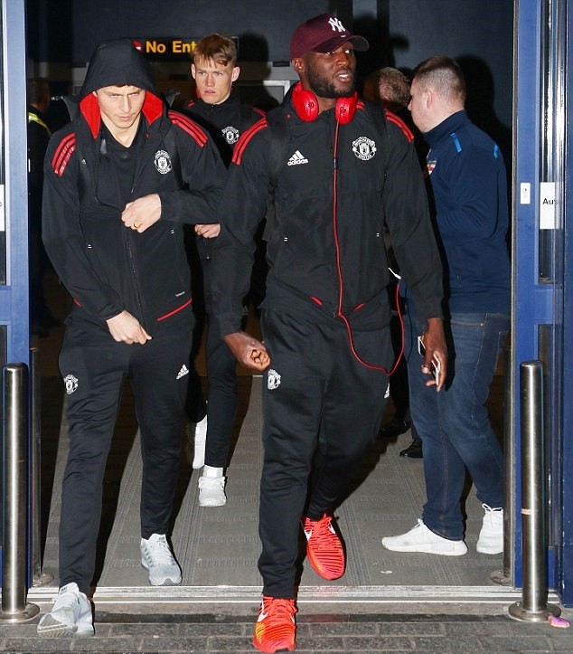 Hòa thất vọng, Man Utd vẫn được chào đón tại quê nhà - Bóng Đá