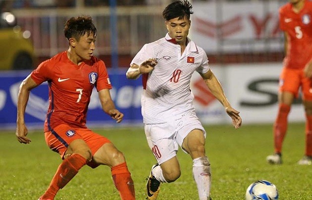 Sanchez khoe ảnh lên máy bay - Bóng Đá