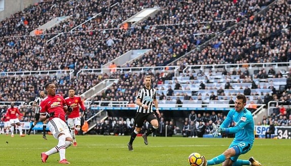 TRỰC TIẾP Newcastle 0-0 Man Utd: Martial bỏ lỡ cơ hội ngàn vàng (H1) - Bóng Đá