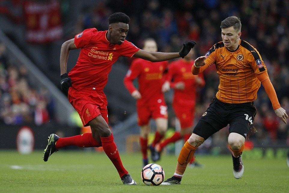 Chùm ảnh: Liverpool cúi mặt ngay tại Anfield trước Bầy sói - Bóng Đá