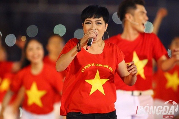 Văn Thanh tái hiện pha ăn mừng ngạo nghễ! - Bóng Đá