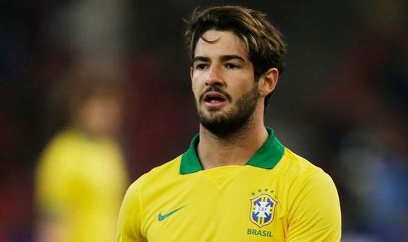 Kể công tại Trung Quốc, Pato mơ về World Cup - Bóng Đá