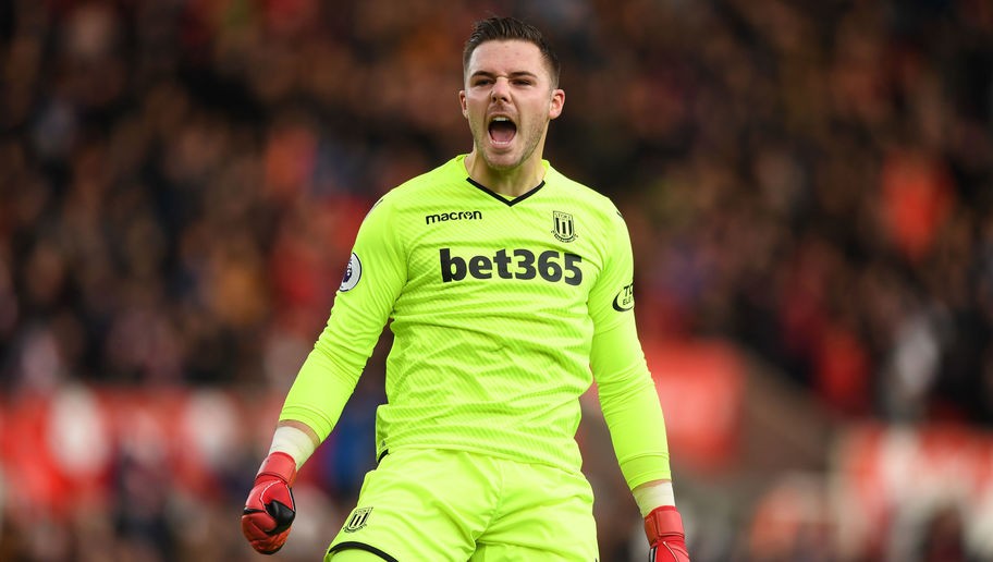 Từ chối Chelsea, thủ thành Stoke đã phải lòng Liverpool - Bóng Đá
