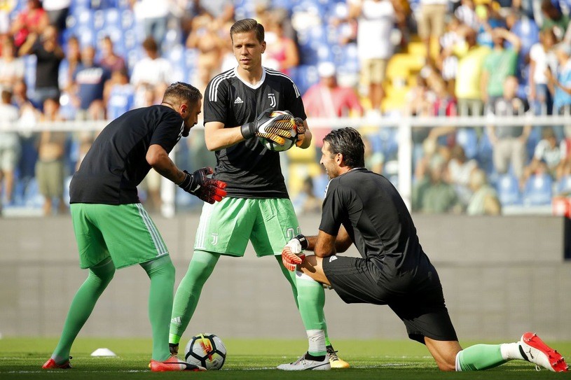 Allegri: 'Người kế vị Buffon không phải Donnarumma' - Bóng Đá