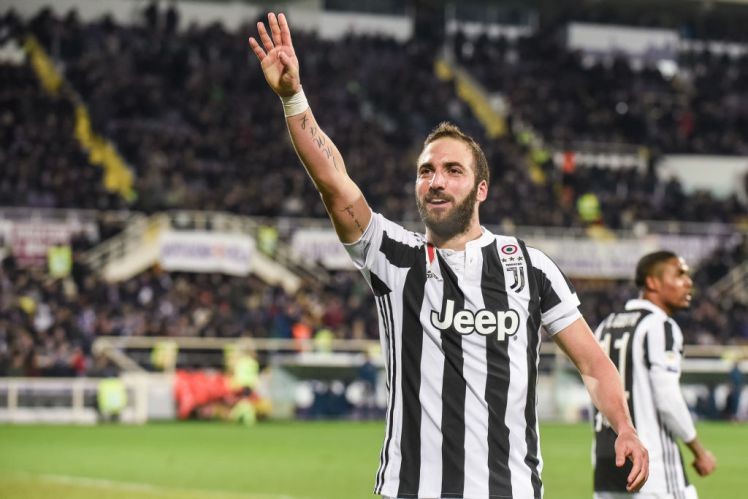 Đáp trả chỉ trích, Higuain: 