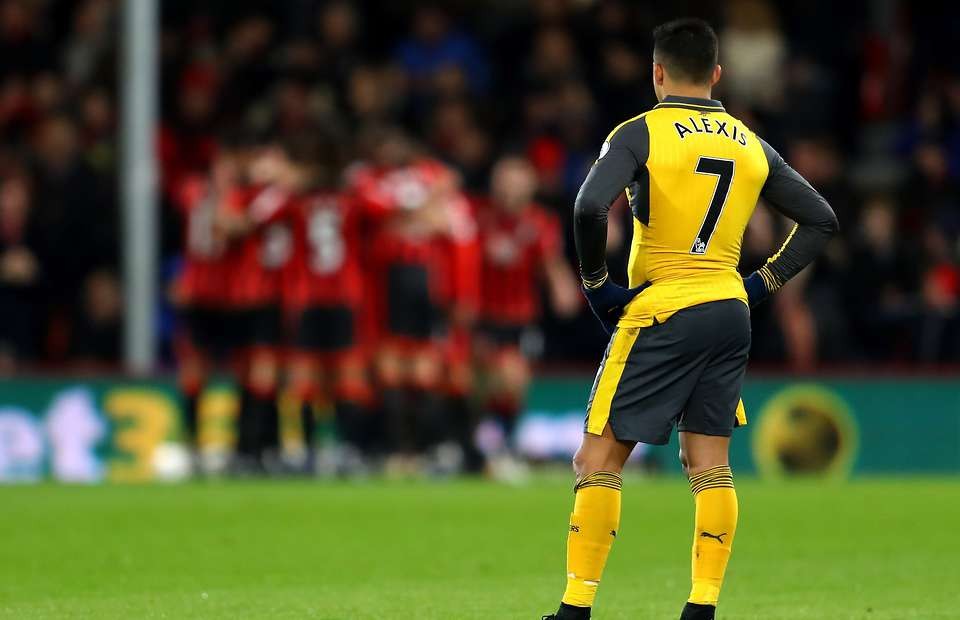 Sanchez không thèm nhìn mặt đồng đội sau trận hòa với Bournemouth  - Bóng Đá