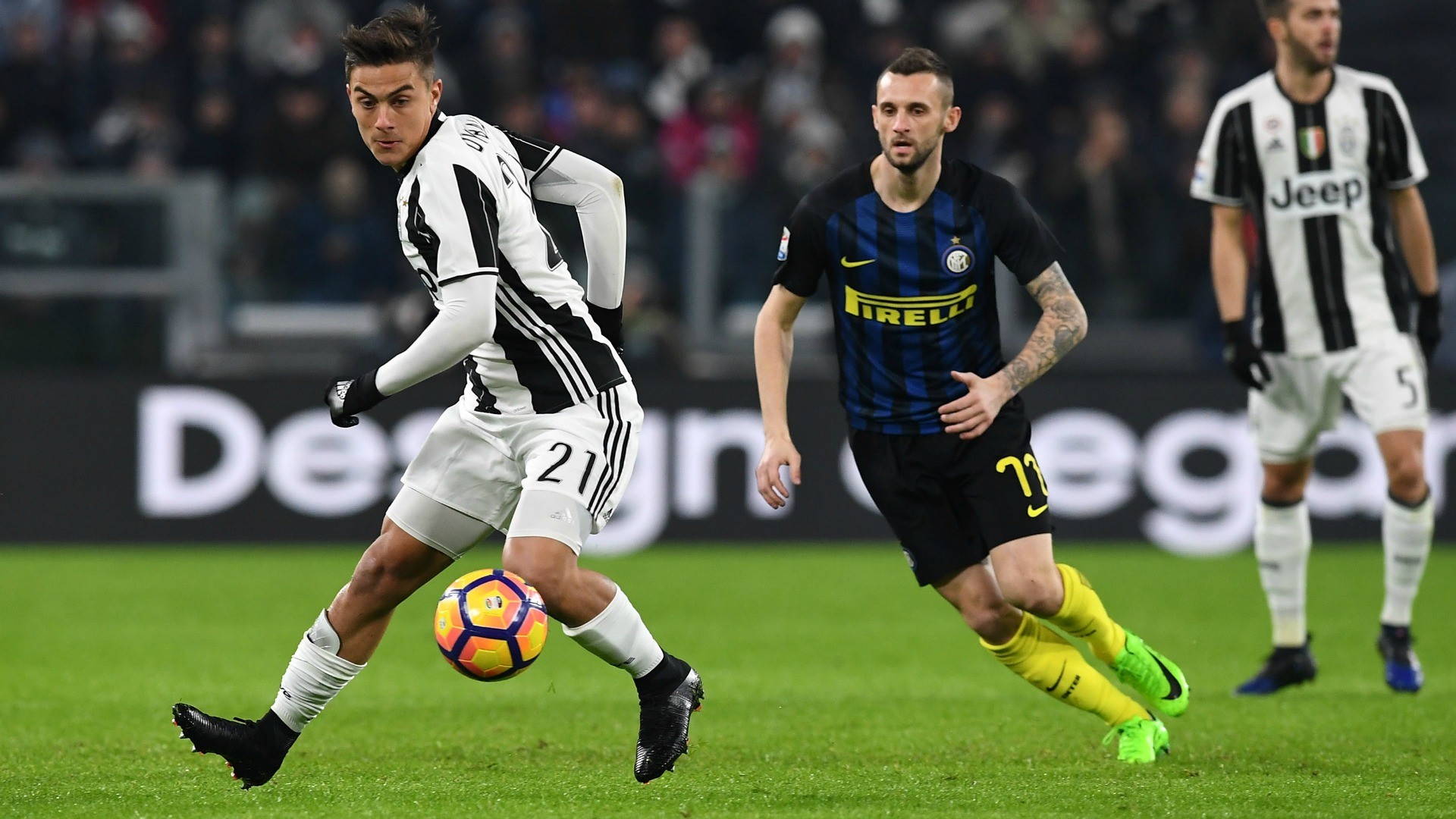 Nóng: Quá trình nhượng lại gặp vấn đề, Berlusconi giữ lại Milan? - Bóng Đá