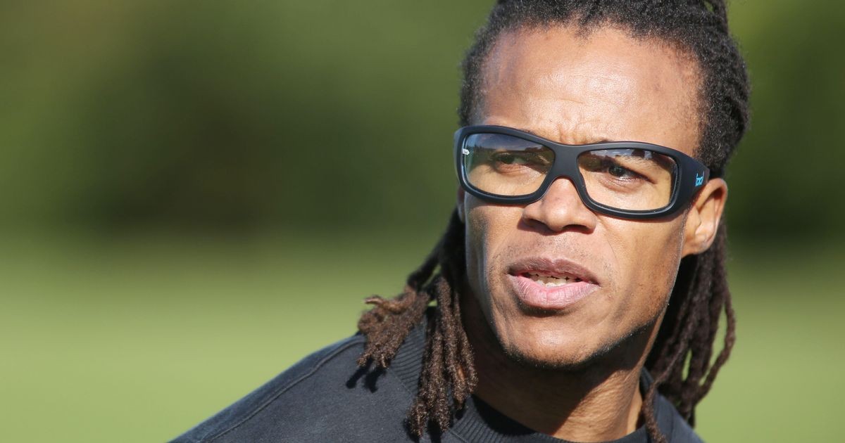 Arsenal muốn đổi chéo Chamberlain lấy Smalling - Bóng Đá