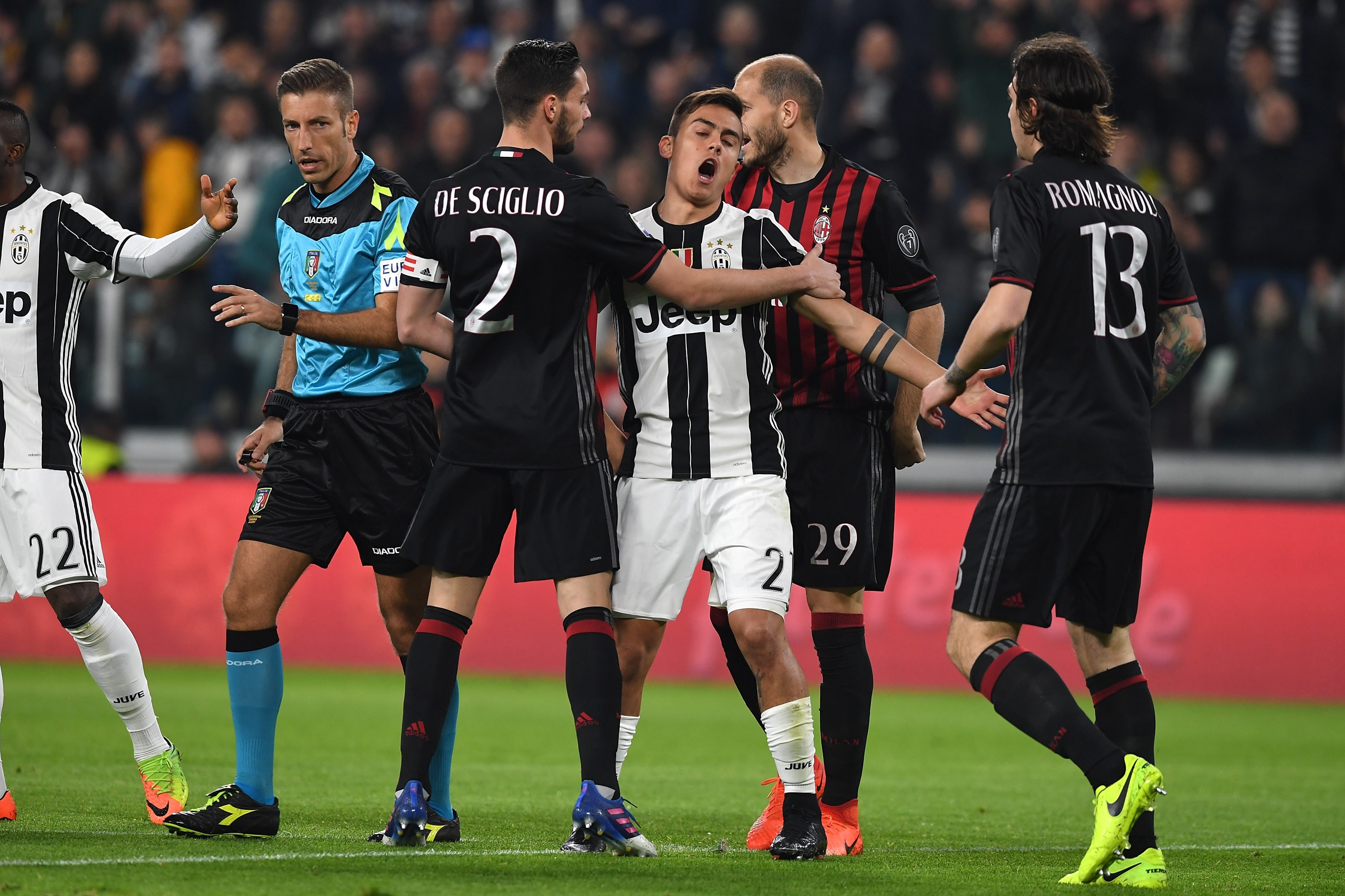 Trọng tài xử ép Milan nhận án phạt nặng đến hết mùa - Bóng Đá
