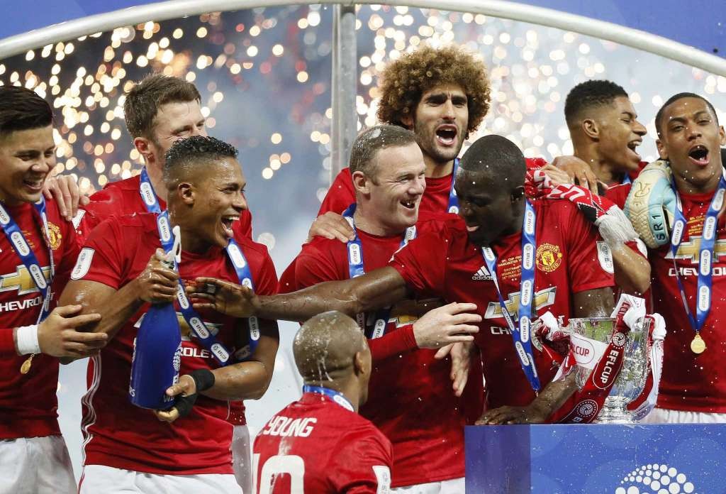 Chùm ảnh: Mourinho lặng lẽ ăn mừng chiếc cúp thứ 2 cùng gia đình - Bóng Đá