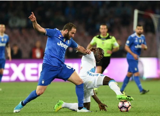Ra chân lạnh lùng, Higuian 'tiễn' Napoli khỏi Coppa Italia - Bóng Đá
