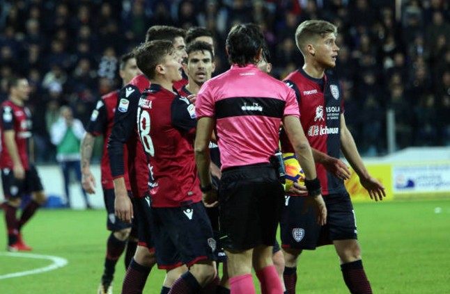 Juventus lại gây tranh cãi, Roma tiếp tục lao dốc - Bóng Đá