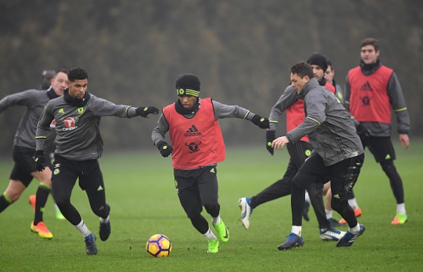 Bộ đôi 'người thừa' Willian - Fabregas tỏa sáng trên sân tập của Chelsea  - Bóng Đá