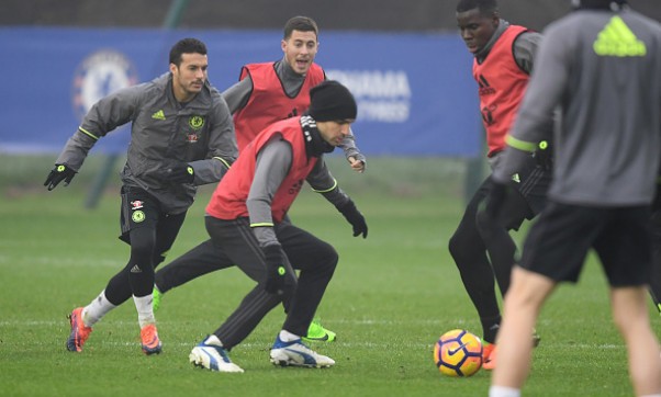 Bộ đôi 'người thừa' Willian - Fabregas tỏa sáng trên sân tập của Chelsea  - Bóng Đá