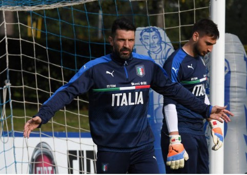 Buffon mệt mỏi giành khung gỗ với 2 hậu bối - Bóng Đá