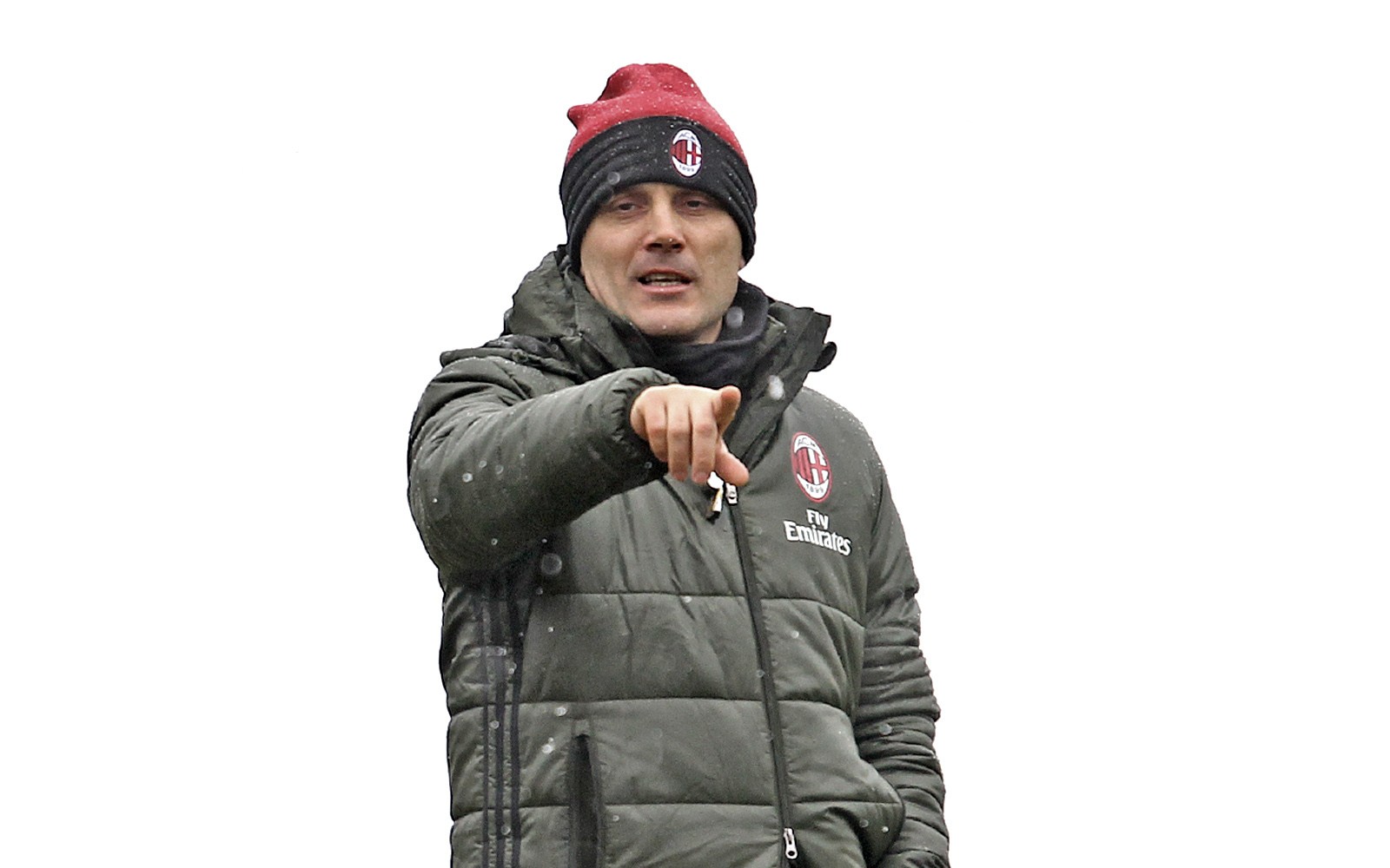 Trước đại chiến, AC Milan cắn răng tập luyện dưới cái lạnh thấu xương - Bóng Đá