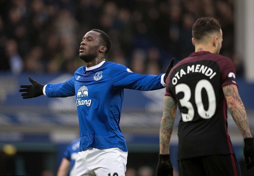 Hàng thủ mơ ngủ, Man City nhận cơn ác mộng trước Everton - Bóng Đá