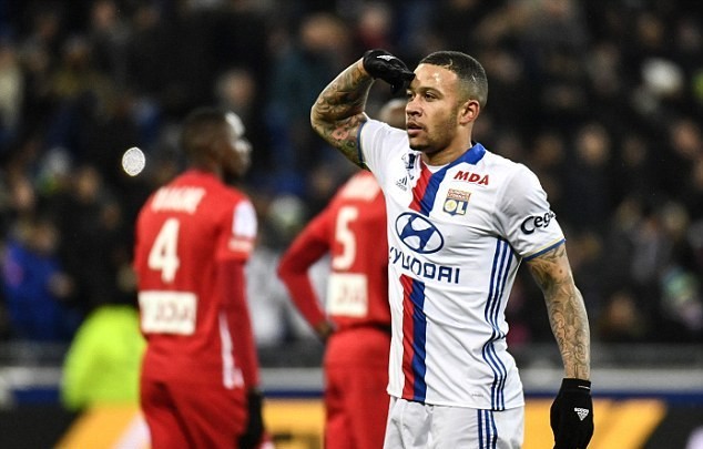 Memphis Depay có bàn ra mắt giúp Lyon hủy diệt Nancy - Bóng Đá