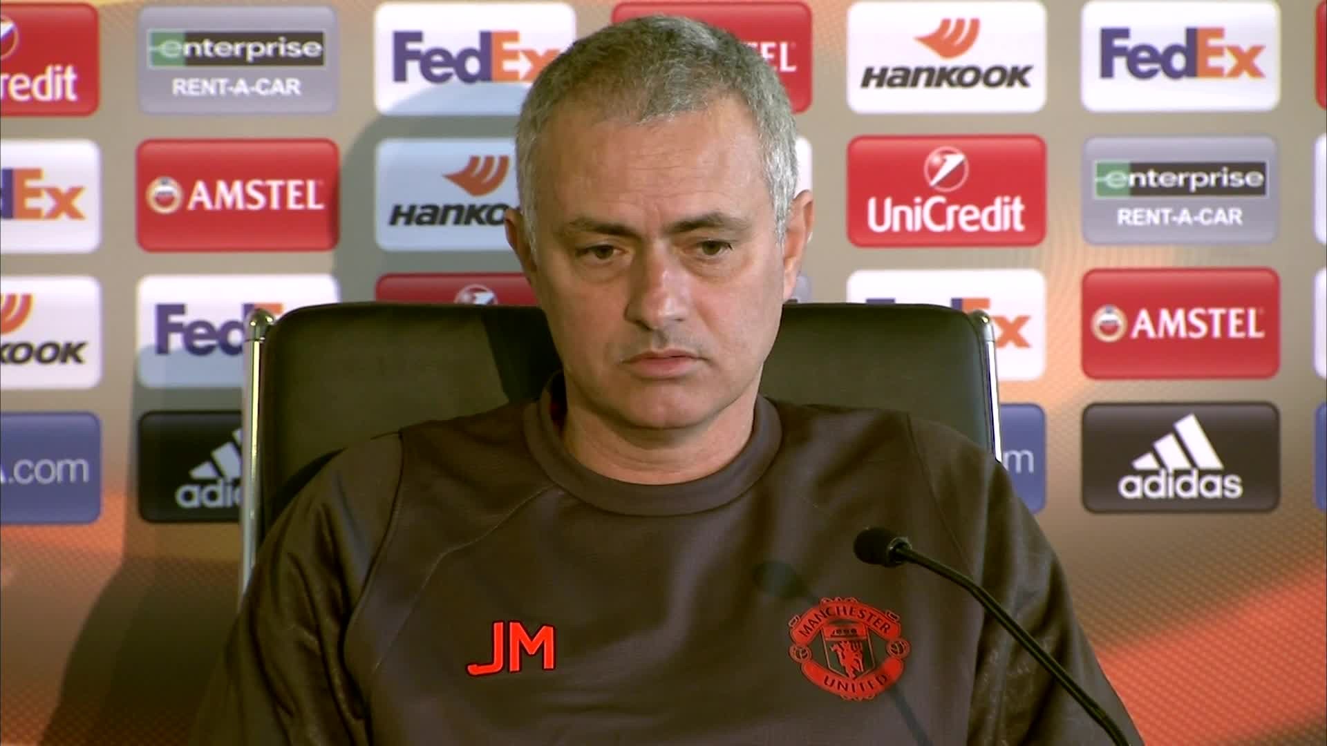 Sau bốc thăm, Mourinho ngán ngẩm với lịch thi đấu - Bóng Đá