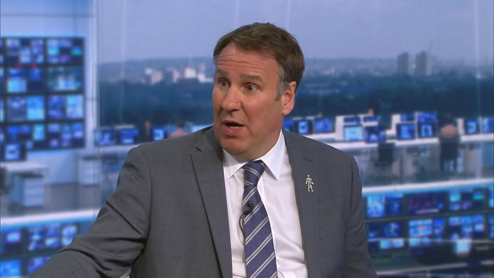Arsenal thua sốc: Tất cả là lỗi của... Paul Merson - Bóng Đá