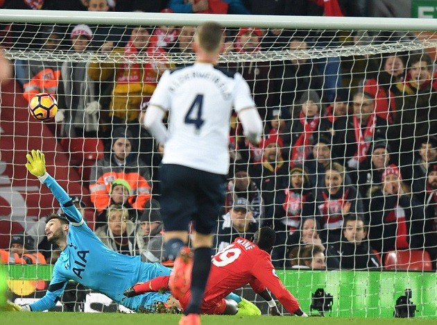 Chùm ảnh: Man Utd hạ gục St Etienne với tỉ số tối thiểu - Bóng Đá