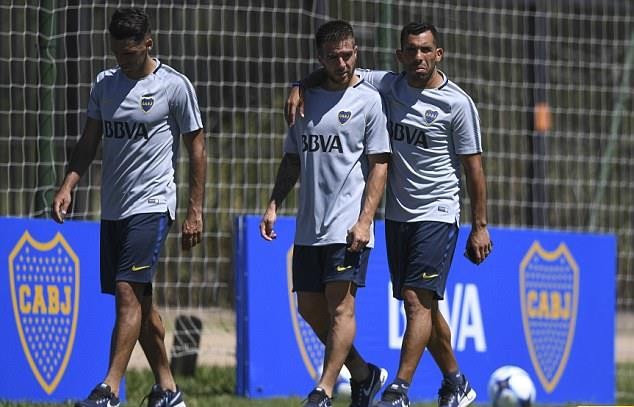 Carlos Tevez rạng rỡ trong lần thứ 3 tái ngộ Boca Juniors - Bóng Đá
