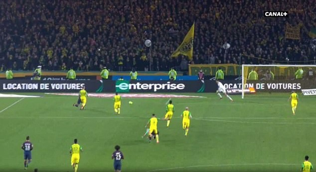 Phá lưới Hamburg, Aubameyang cán mốc 25 bàn - Bóng Đá