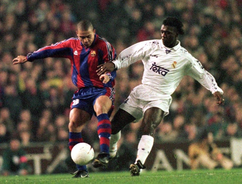 Clarence Seedorf bị vây chặt trên đường đến chậm chức HLV Deportivo  - Bóng Đá